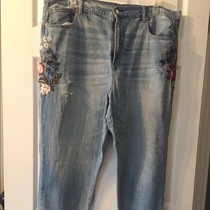 American Eagle Boyfriend Style Jeans